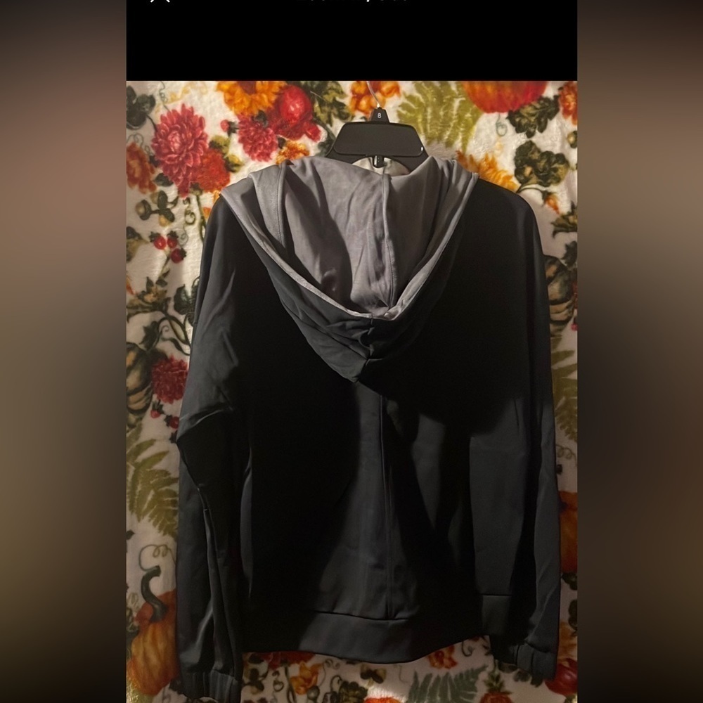 Adidas womens jacket - Picture 5 of 5